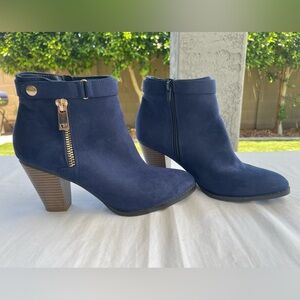 Apt. 9 Blue Ankle Booties with Side Zipper and Stacked Heel, Women’s Size 10.